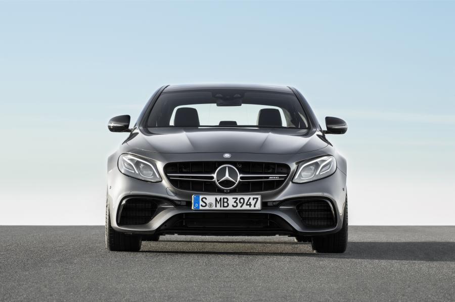  Mercedes-AMG E63 S 4Matic 2017 года  (WW) (фото 11 из 52)